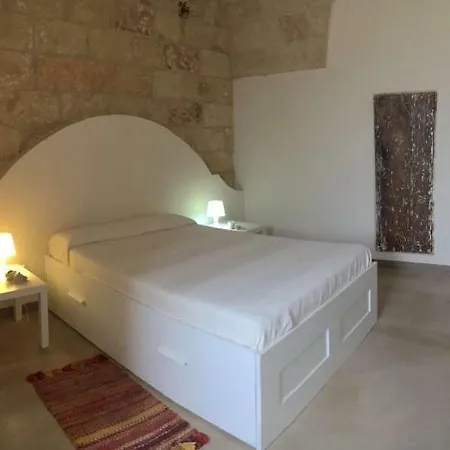 Palazzo Melcarne San Dana